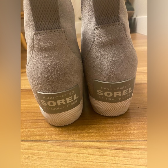 Sorel Womens Shoes - Picture 2 of 4